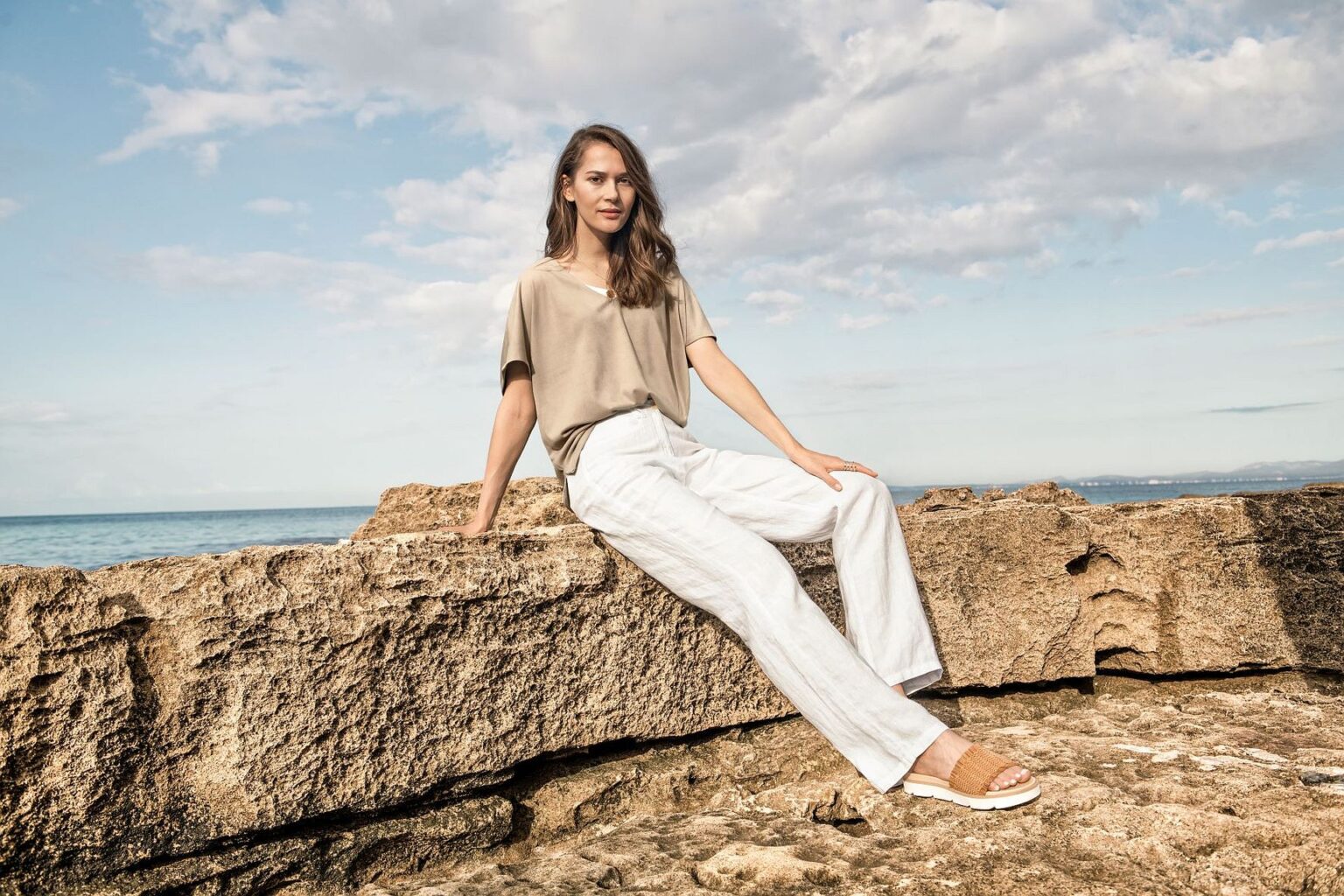 Linnen broeken voor een luchtige zomerse look: dit is hoe je ze